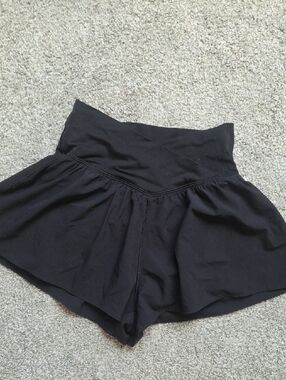 Aerie Offline Real Me Crossover Flowy Shorts Black Size Small